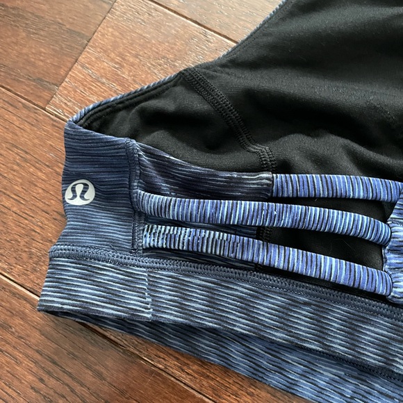 lululemon athletica Black and Blue Sports Bra - Picture 4 of 5
